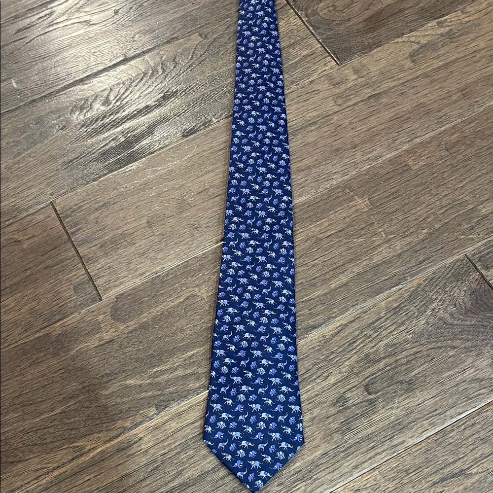 Thomas Pink Navy and White Patterned Tie